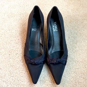 Vaneli Satin Mother of the Bride satin pumps 7.5 M